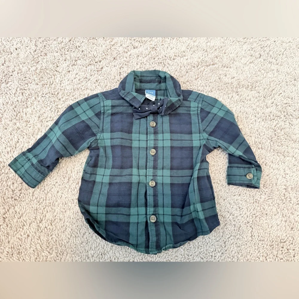 Old Navy Green and Navy Plaid Button Down Shirt with bow tie size 3/6M